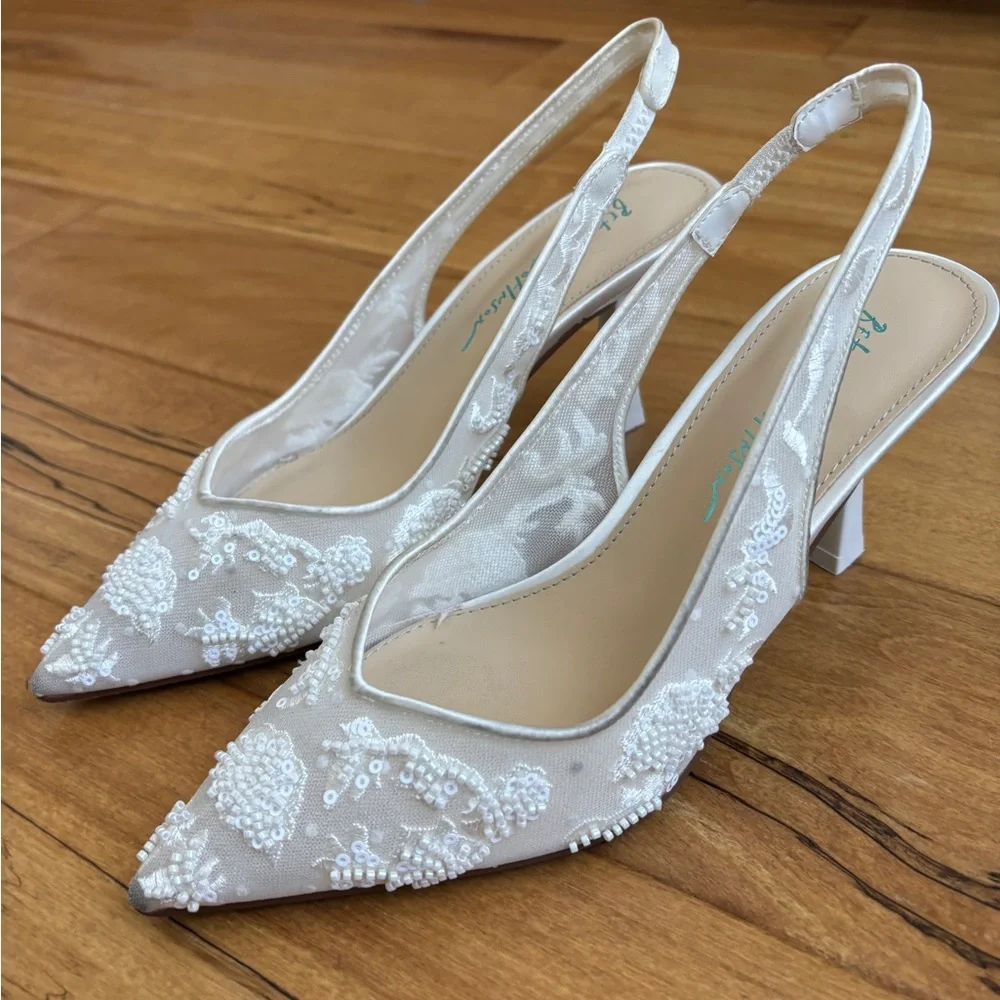 Betsey Johnson Ivory embroidered Nikki Heels size 6.5 - Picture 1 of 6